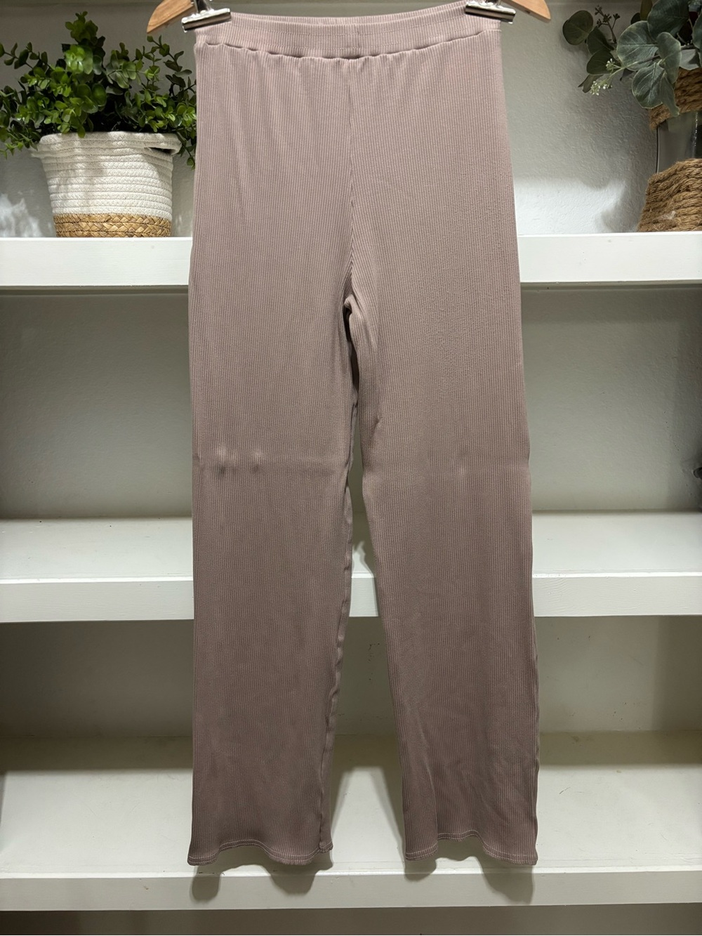 Aqua Ribbed Wide-Leg Pants in Mauve Pink Size M